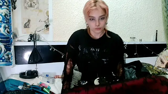 Snapshot of Sophie_Bell chatting on June 2026 10:24:02 PM Sophie Bell online show from June 2026 10:24:02 PM