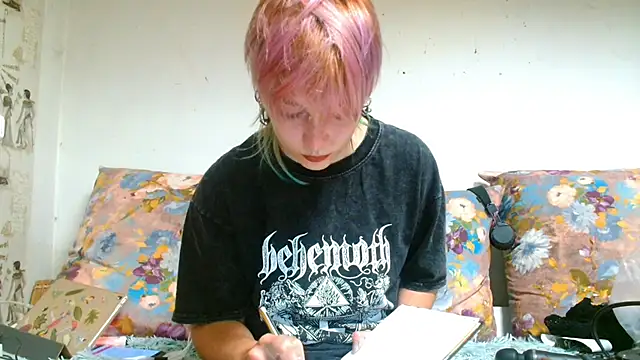 Snapshot of Sophie_Bell chatting on June 2026 08:07:02 PM Sophie Bell online show from June 2026 08:07:02 PM
