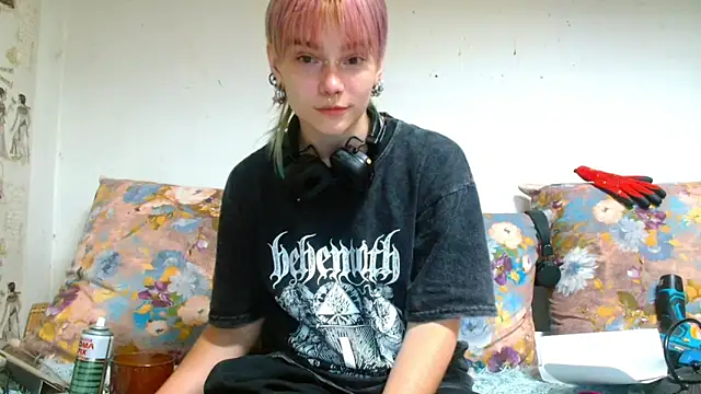Snapshot of Sophie_Bell chatting on June 2026 07:27:02 PM Sophie Bell online show from June 2026 07:27:02 PM