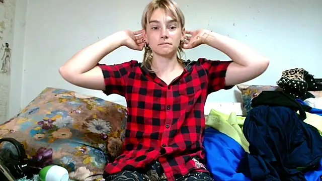 Snapshot of Sophie_Bell chatting on June 2026 05:22:01 PM Sophie Bell online show from June 2026 05:22:01 PM