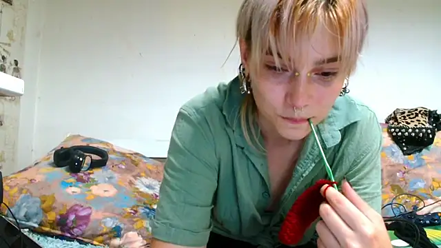 Snapshot of Sophie_Bell chatting on June 2026 07:51:02 PM Sophie Bell online show from June 2026 07:51:02 PM
