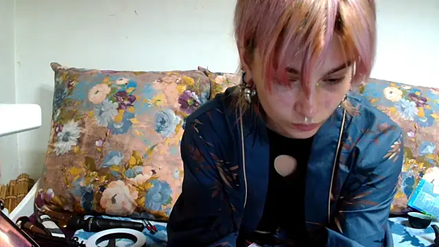 Snapshot of Sophie_Bell chatting on July 2026 07:08:02 PM Sophie Bell online show from July 2026 07:08:02 PM