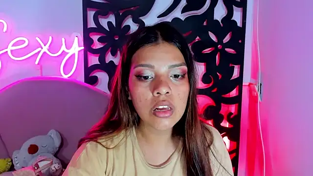 Snapshot of your_little_naughty1 chatting on December 2024 06:39:01 AM your little naughty1 online show from December 2024 06:39:01 AM