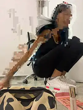 Snapshot of MelodyBliss chatting on February 2026 09:47:02 PM MelodyBliss online show from February 2026 09:47:02 PM