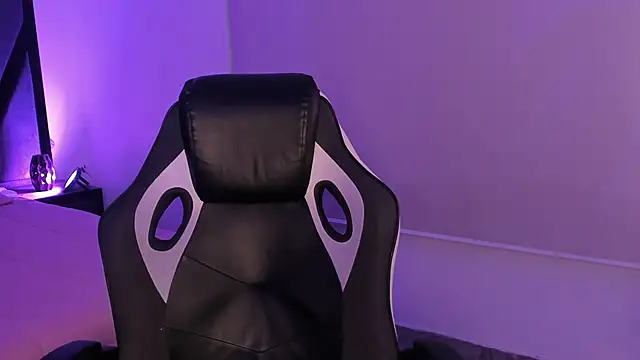 Snapshot of MelodyBliss chatting on March 2026 10:22:01 PM MelodyBliss online show from March 2026 10:22:01 PM