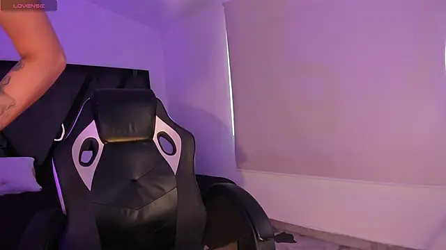 Snapshot of MelodyBliss chatting on April 2026 09:56:01 PM MelodyBliss online show from April 2026 09:56:01 PM