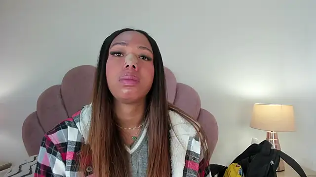 Nicole Paradise online show from November 2025 12:37:02 PM