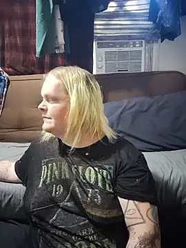 Snapshot of Trans_Girl_next_door420 chatting on June 2026 11:07:02 PM Trans Girl next door420 online show from June 2026 11:07:02 PM
