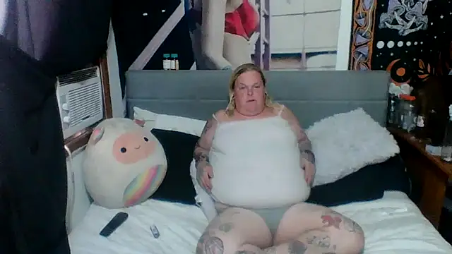 Snapshot of Trans_Girl_next_door420 chatting on July 2026 10:27:02 PM Trans Girl next door420 online show from July 2026 10:27:02 PM