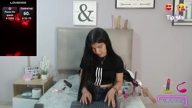SophiaMeyerst online show from July 2026 05:04:02 PM