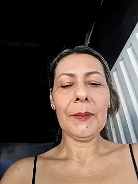 Mia-funny20 online show from December 2025 09:01:01 PM