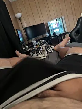 Snapshot of Jayare95 chatting on November 2025 06:55:02 PM Jayare95 online show from November 2025 06:55:02 PM