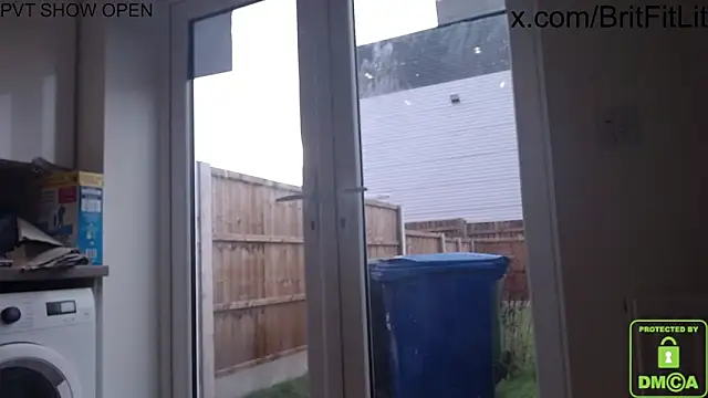 Snapshot of BritishHappyEnding chatting on February 2025 12:43:01 PM BritishHappyEnding online show from February 2025 12:43:01 PM