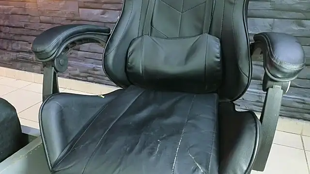 Snapshot of Lilith_Zen chatting on January 2025 09:47:01 AM Lilith Zen online show from January 2025 09:47:01 AM