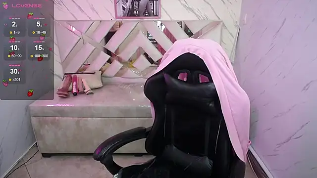 Snapshot of Paula_b_ chatting on September 2025 12:41:01 PM Paula b online show from September 2025 12:41:01 PM