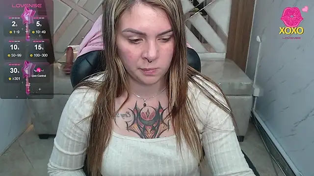 Snapshot of Paula_b_ chatting on April 2026 01:03:02 PM Paula b online show from April 2026 01:03:02 PM