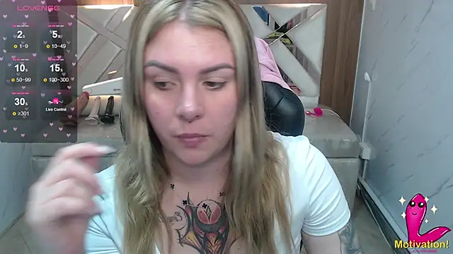 Snapshot of Paula_b_ chatting on May 2026 12:56:02 PM Paula b online show from May 2026 12:56:02 PM