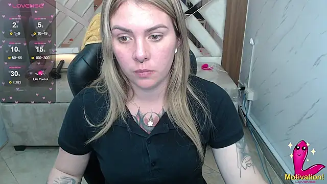 Snapshot of Paula_b_ chatting on May 2026 12:57:01 PM Paula b online show from May 2026 12:57:01 PM