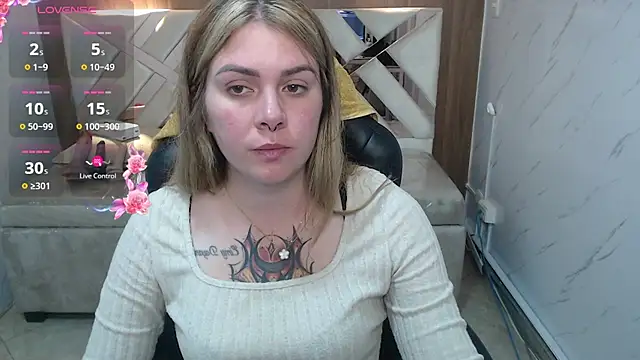 Snapshot of Paula_b_ chatting on May 2026 12:47:02 PM Paula b online show from May 2026 12:47:02 PM