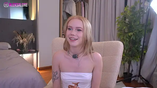 LexieLoree online show from May 2026 03:13:01 AM