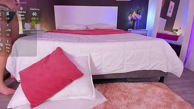 VioletPaket online show from May 2026 11:39:02 AM