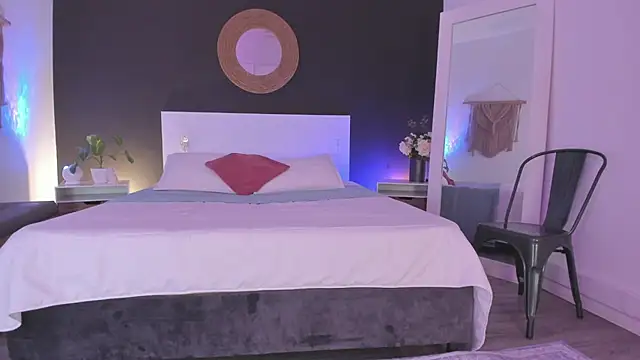 VioletPaket online show from July 2026 12:45:01 PM
