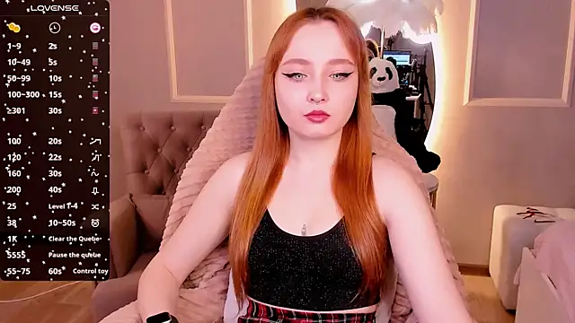 Snapshot of Emma_Chery chatting on February 2025 05:42:02 AM Emma Chery online show from February 2025 05:42:02 AM