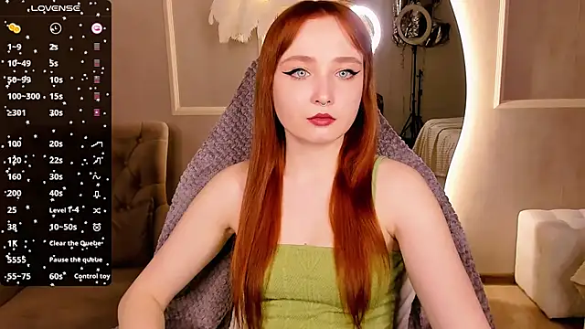 Snapshot of Emma_Chery chatting on February 2025 12:03:02 PM Emma Chery online show from February 2025 12:03:02 PM