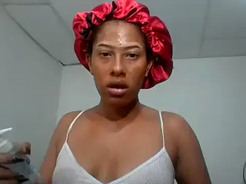 Snapshot of Kitra_New chatting on March 2025 06:18:01 PM Kitra New online show from March 2025 06:18:01 PM