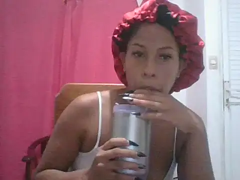 Snapshot of Kitra_New chatting on March 2025 09:26:01 AM Kitra New online show from March 2025 09:26:01 AM