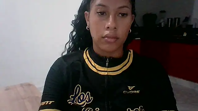 Snapshot of Kitra_New chatting on October 2025 01:55:02 AM Kitra New online show from October 2025 01:55:02 AM