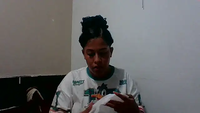 Snapshot of Kitra_New chatting on October 2025 06:47:02 AM Kitra New online show from October 2025 06:47:02 AM