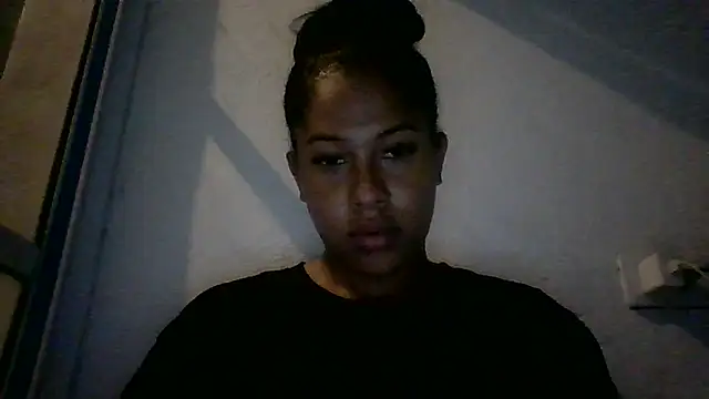 Snapshot of Kitra_New chatting on October 2025 06:37:01 AM Kitra New online show from October 2025 06:37:01 AM