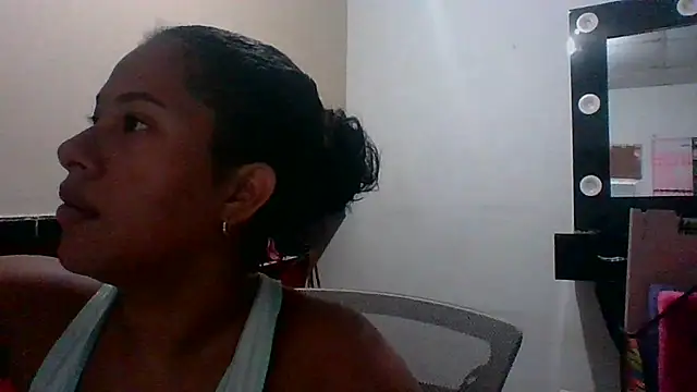 Snapshot of Kitra_New chatting on December 2025 11:03:02 AM Kitra New online show from December 2025 11:03:02 AM