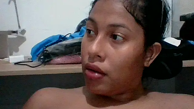 Snapshot of Kitra_New chatting on February 2026 11:11:02 PM Kitra New online show from February 2026 11:11:02 PM