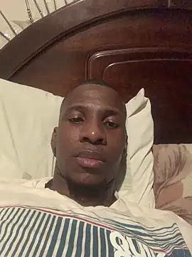 Snapshot of DManL chatting on December 2025 08:16:02 PM DManL online show from December 2025 08:16:02 PM