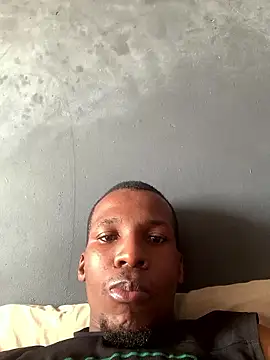 Snapshot of DManL chatting on January 2026 06:26:02 AM DManL online show from January 2026 06:26:02 AM