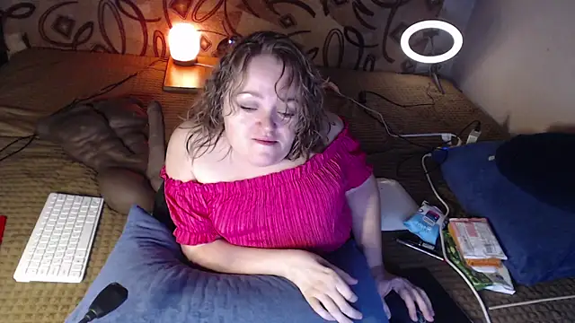 MiniNatalie online show from January 2025 04:03:01 PM