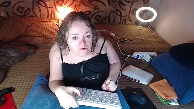 MiniNatalie online show from January 2025 10:06:01 PM