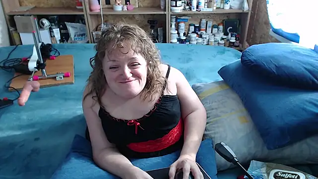 MiniNatalie online show from October 2025 07:36:02 AM