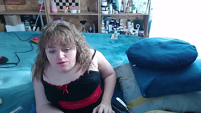 MiniNatalie online show from October 2025 07:53:02 AM