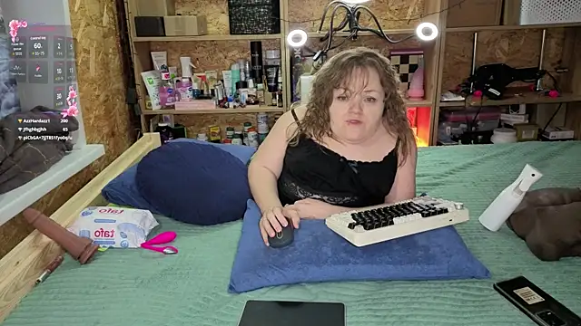 MiniNatalie online show from December 2025 05:09:01 PM