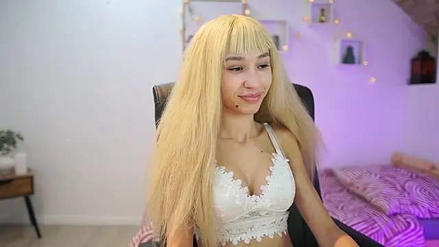 Amai  Liu online show from November 2025 09:19:02 AM