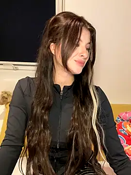 Mia-Minou online show from November 2025 05:37:02 PM