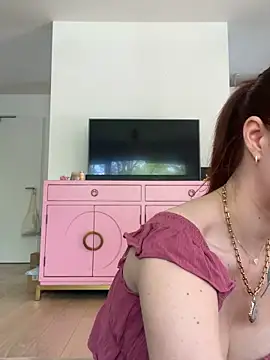Mia-Minou online show from April 2026 09:40:01 AM