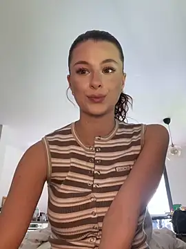Mia-Minou online show from May 2026 12:00:01 PM
