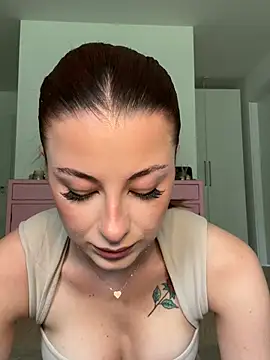 Mia-Minou online show from July 2026 08:42:01 AM