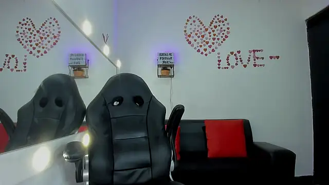 roxanne jones1 online show from March 2025 01:43:01 AM