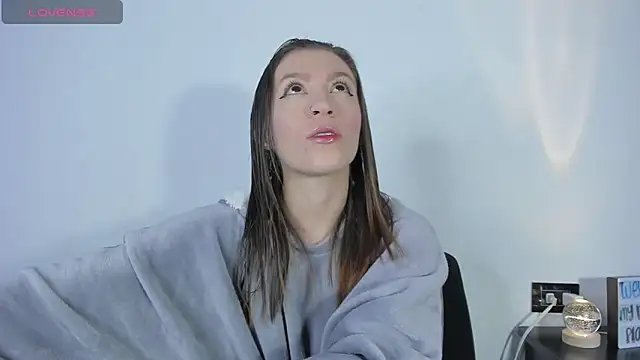 roxanne jones1 online show from July 2026 09:44:01 PM