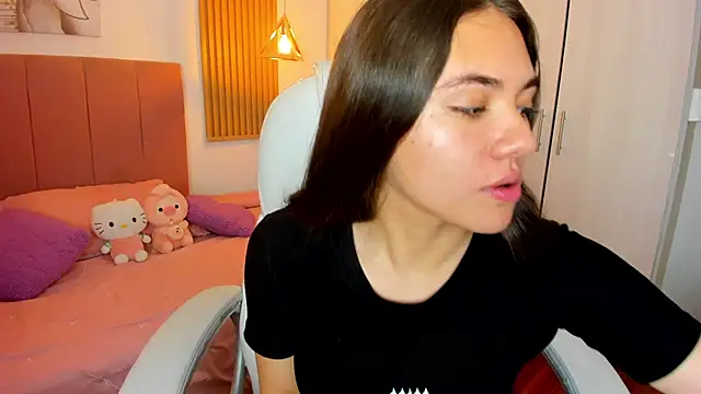 mia nevaeh online show from January 2025 11:24:02 PM